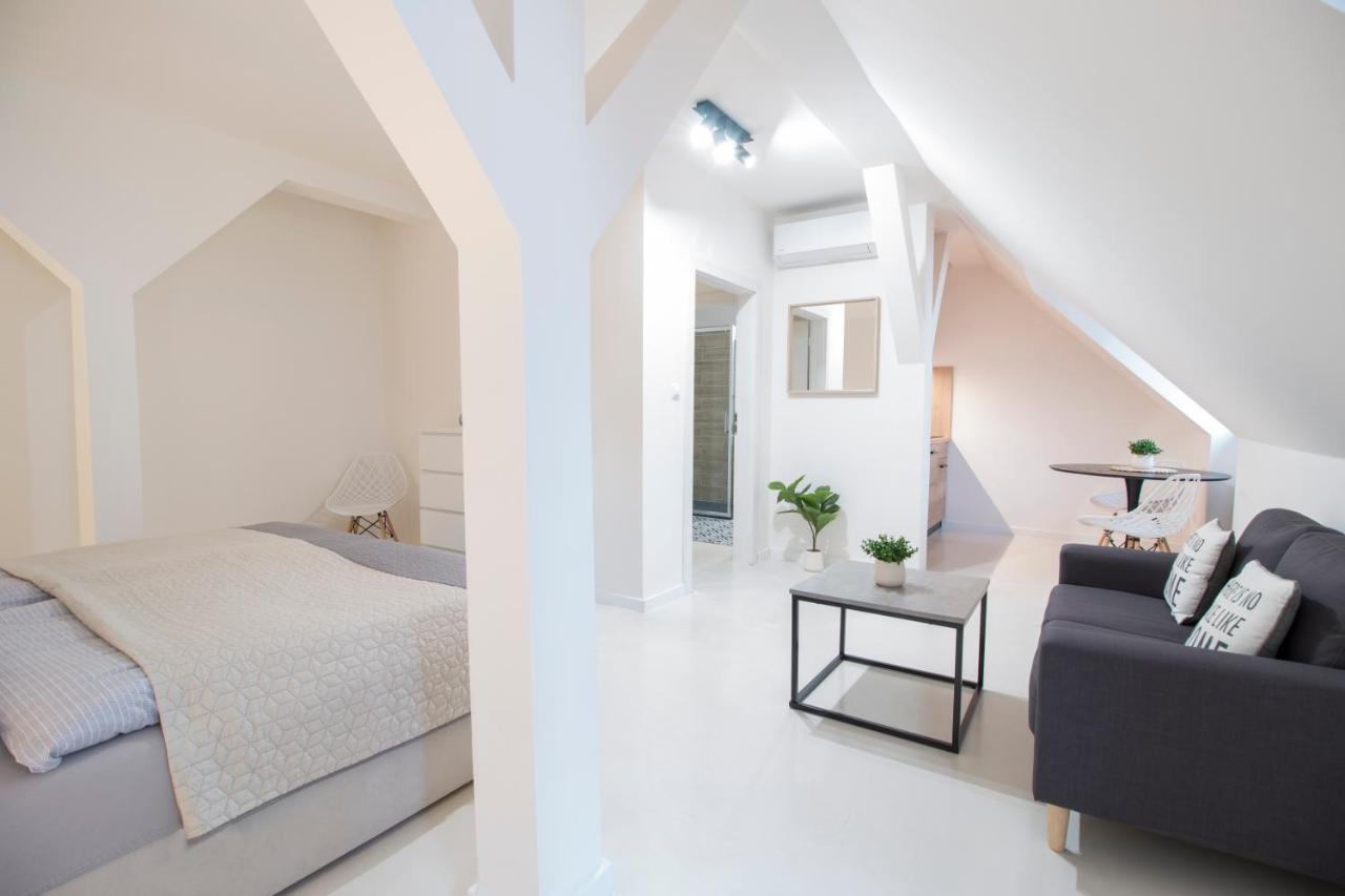 Апартаменты U Zlate Hvezdy Apartman Jungmann Литомержице Экстерьер фото